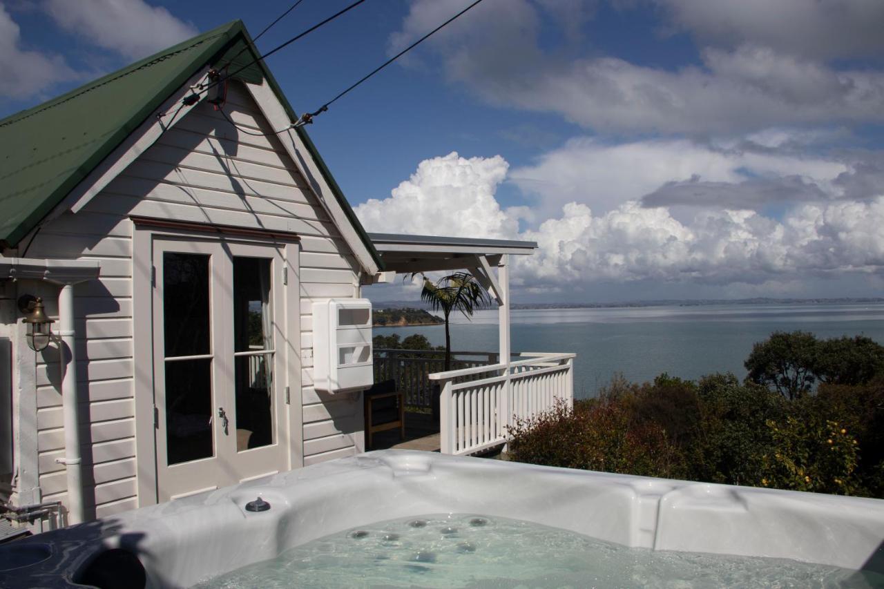 The Settlers Hut Villa Oneroa Eksteriør bilde